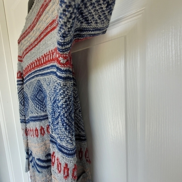 American Eagle Outfitters Aztec Fringed Women's Cardigan Sweater Small - Picture 8 of 15